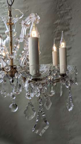 8 Light Maria Theresa Chandelier